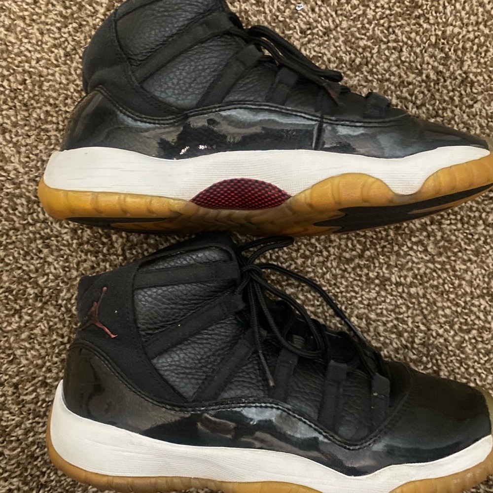 Air Jordan retro youth size 6